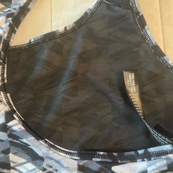 Victoria Sport Black and White Geometric Sports Bra Large - Picture 5 of 7